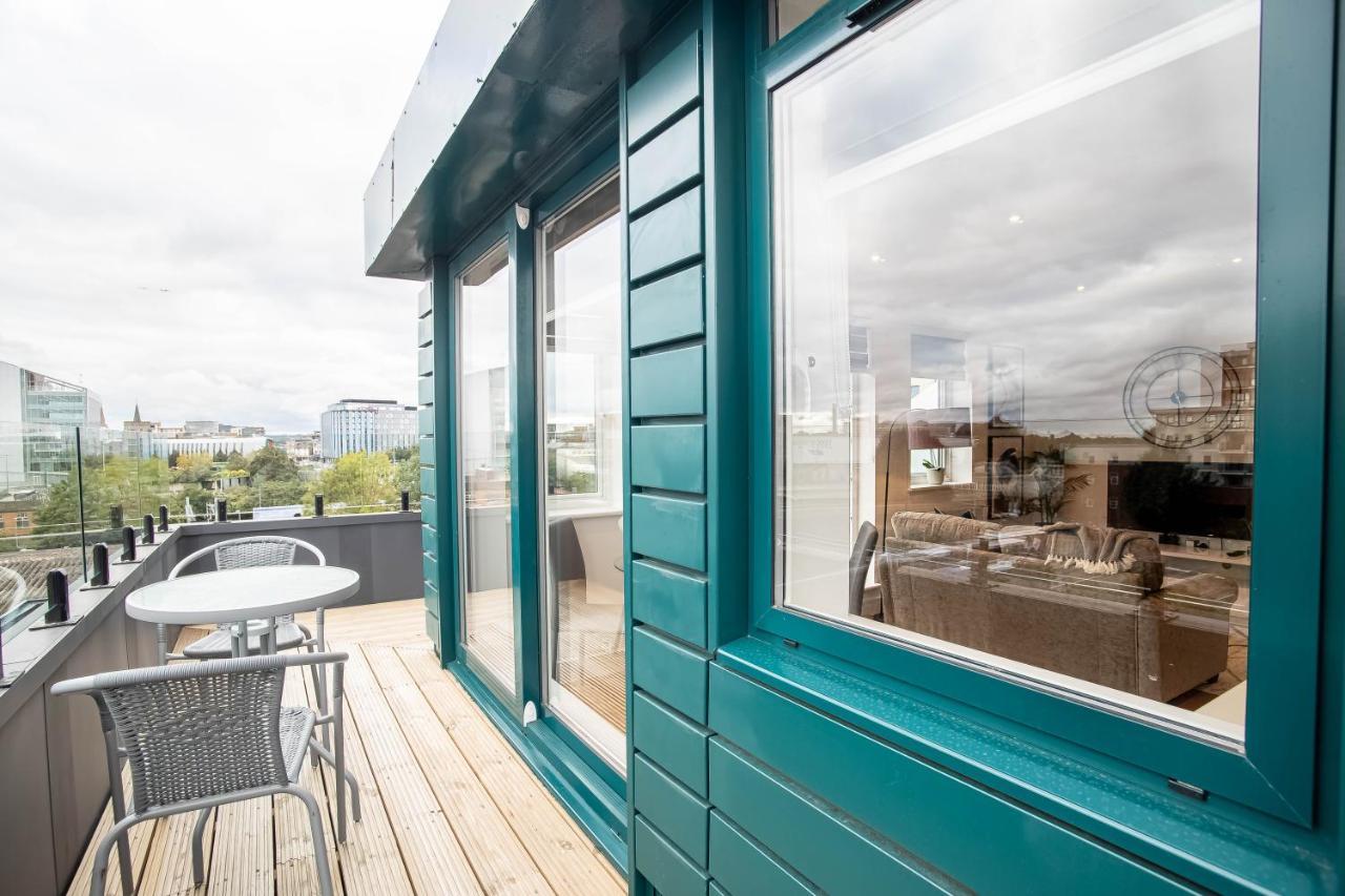 Apartament Two Bed Flat With Wrap Around Terrace Near Legoland, Windsor, Tube Station Slough Zewnętrze zdjęcie